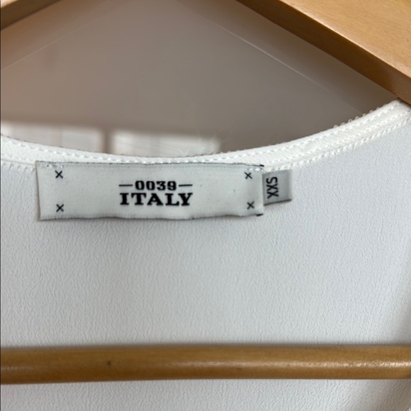 White Pleated Long Sleeve Blouse - Picture 4 of 4